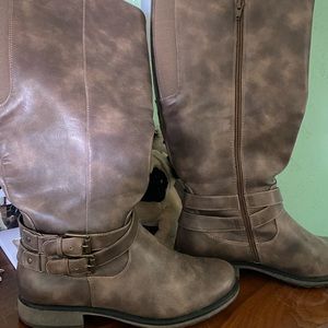 Tan wide calf boot size 9.5